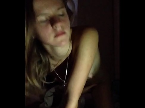 ❤️ Neska bat masturbatzen da eta cums Porno gugan ﹏